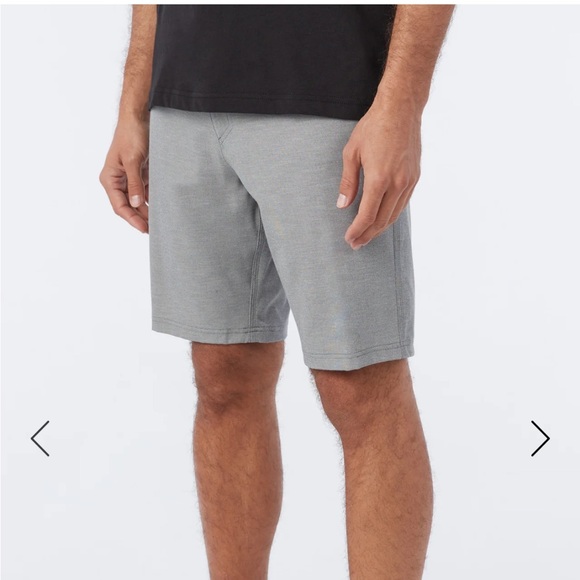 NWT O’Neill Reserve Light Check 19” Hybrid Shorts in Graphite - Picture 1 of 12
